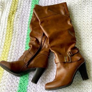 Rudyy brown vegan leather fall boots slouchy look with buckle embellishments 7.5